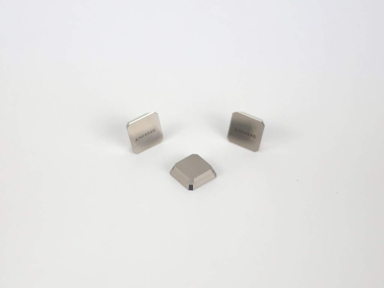 陶瓷面銑刀片特性：現代精密加工的革新利器